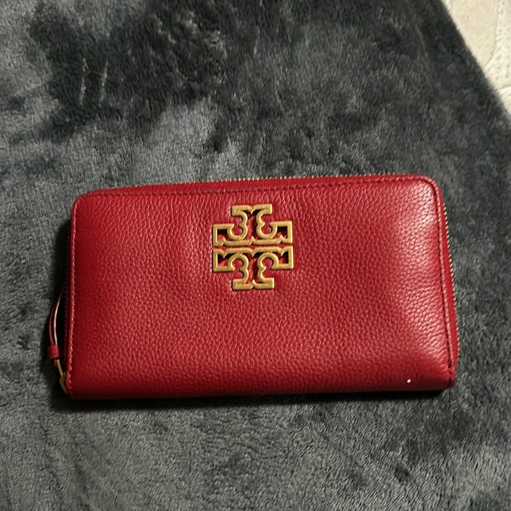 Tory Burch wallet